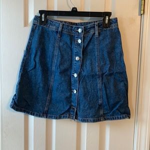 🌟Buttoned Denim Skirt WILL TAKE ANY OFFER🌟